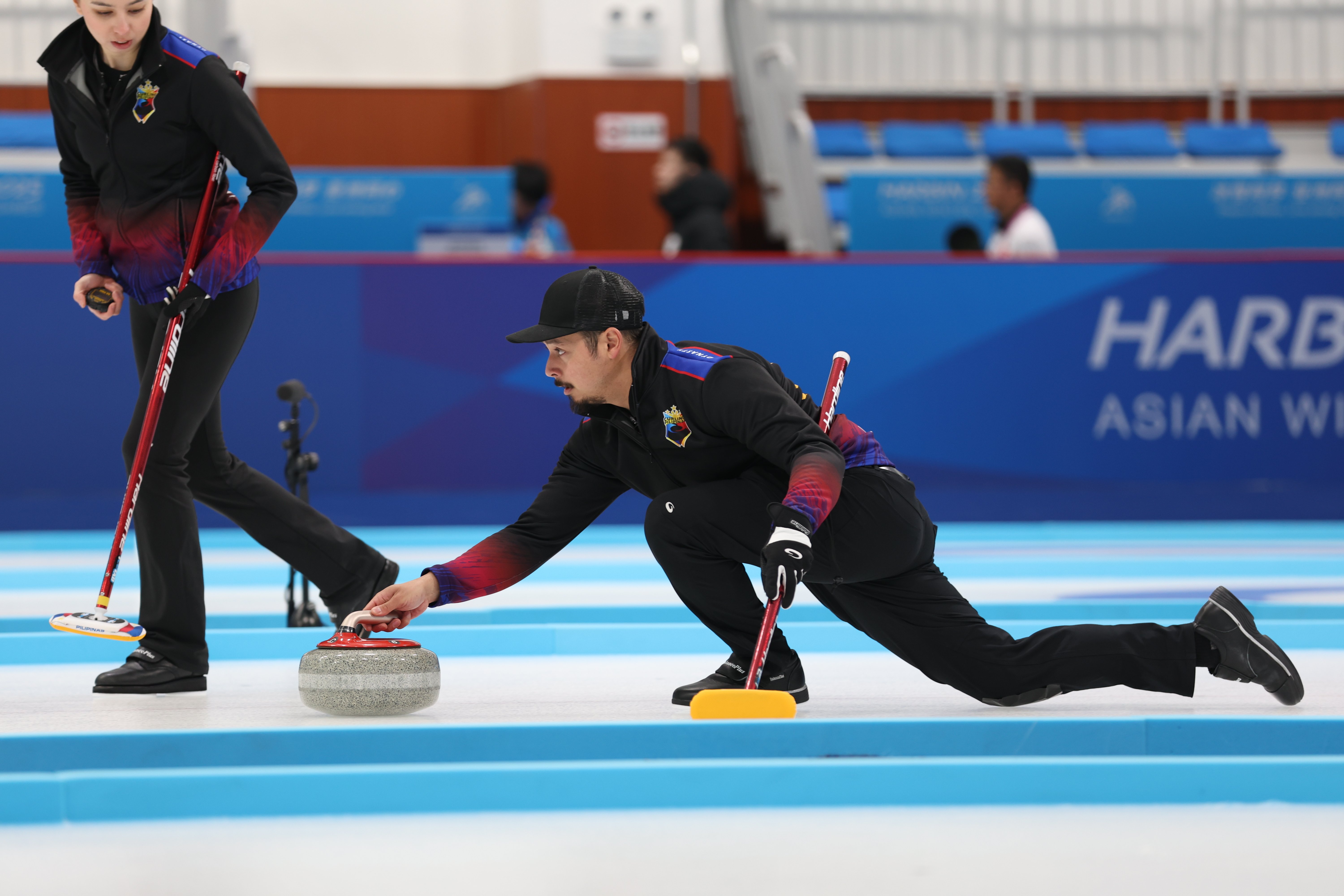 悟空体育官网-菲律宾选手轻松获得冰壶比赛冠军
