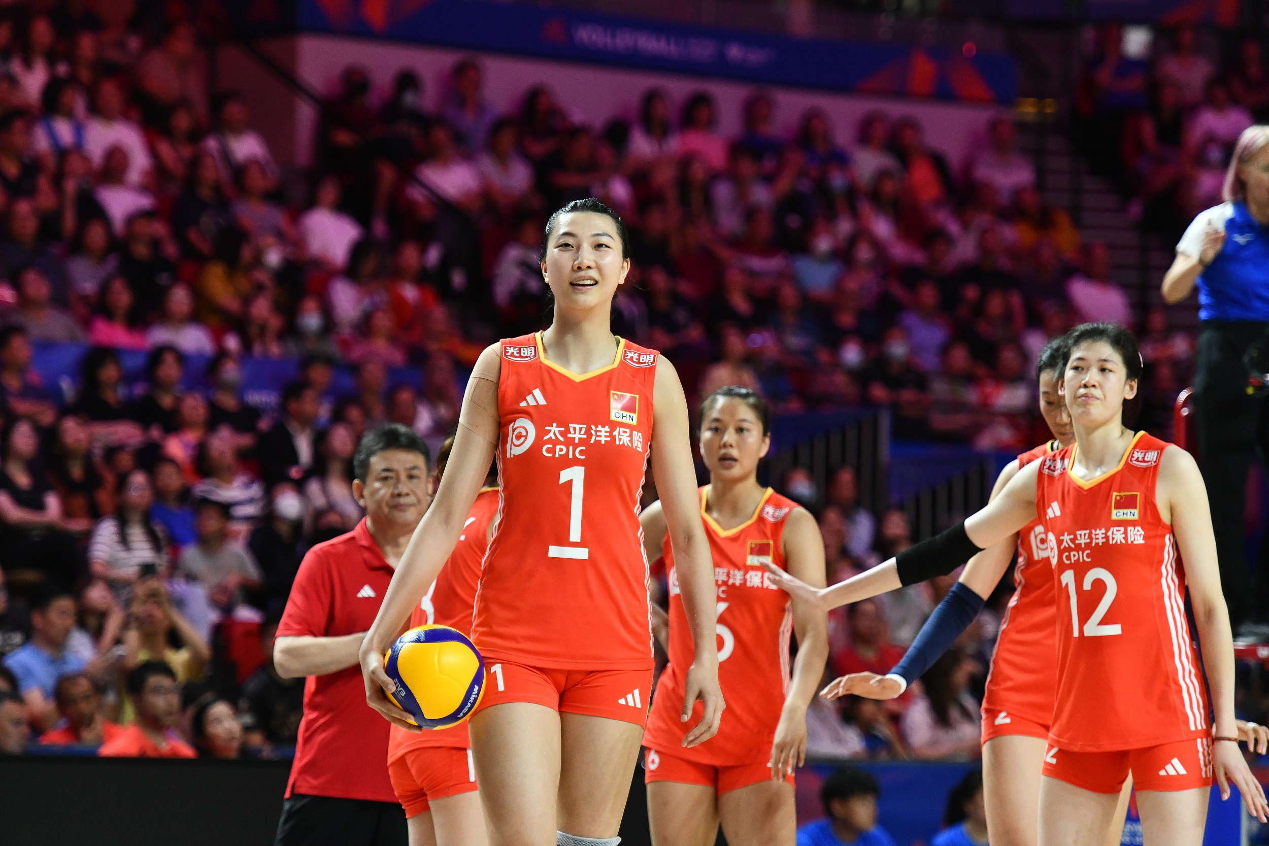 悟空体育-中国女排全胜晋级半决赛，豪取五连胜