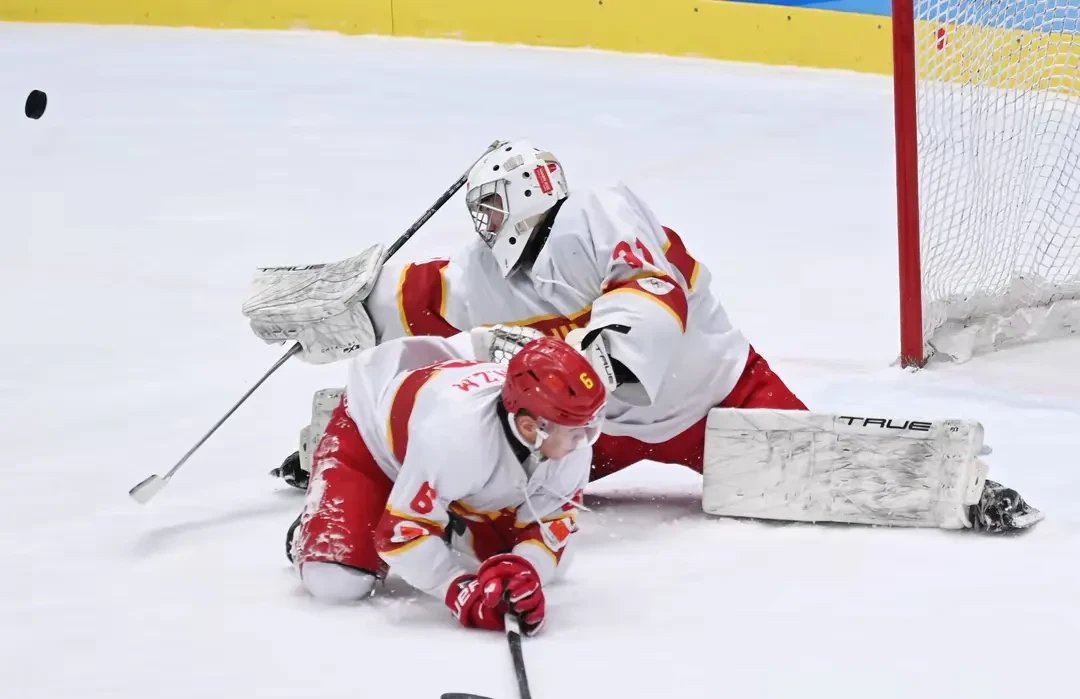 悟空体育官方网站-哈尔滨队坚韧不拔，力争前行